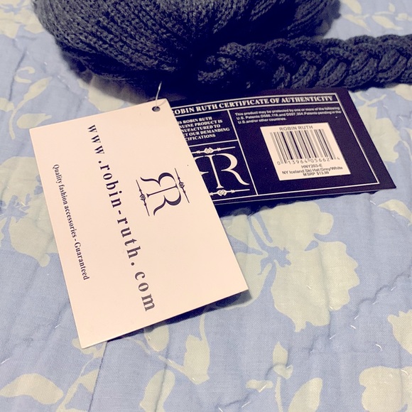 New York Cozy Knit Hat! - Picture 4 of 5